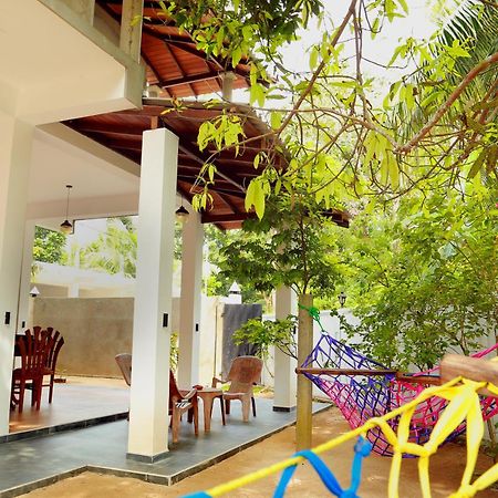 Midigama Holiday Inn Exterior foto