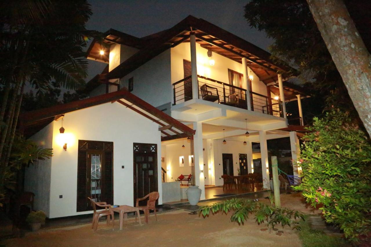 Midigama Holiday Inn Exterior foto