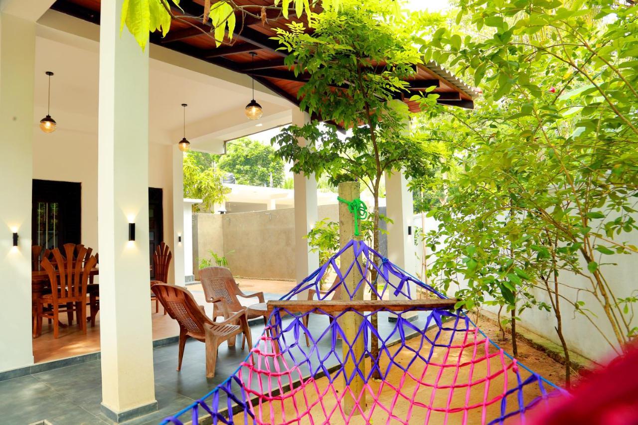 Midigama Holiday Inn Exterior foto