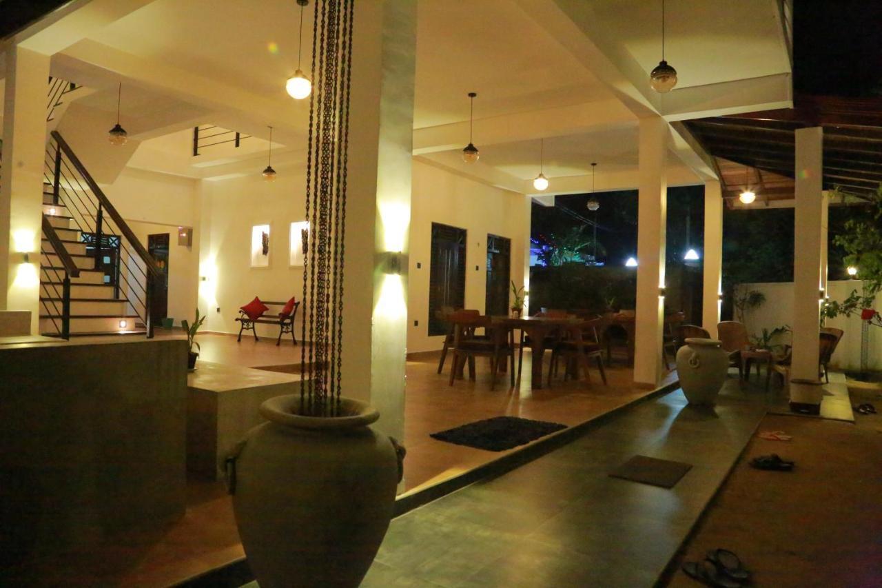 Midigama Holiday Inn Exterior foto